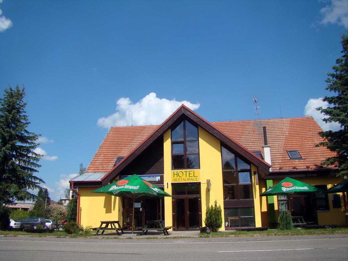 Restaurace Penzion Rafael Dlouhá Brtnice Exterior foto